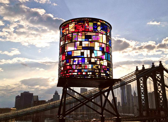 Transparence et couleur avec Tom Fruin