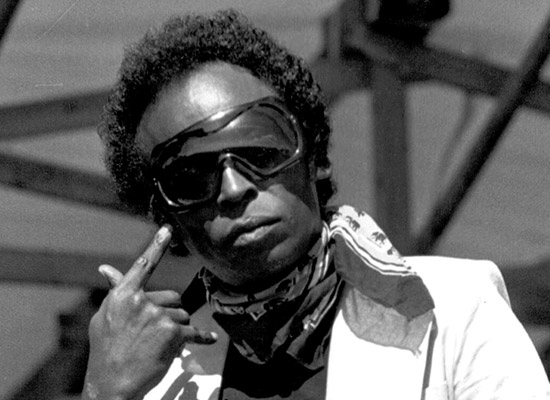 lunettes et style : miles davis carré