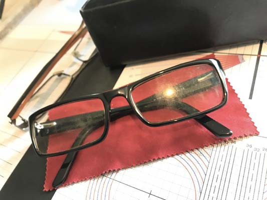 L'Oeil de l'Odon zoom lunette vintage Opticiens ecologiques EYESEEmag