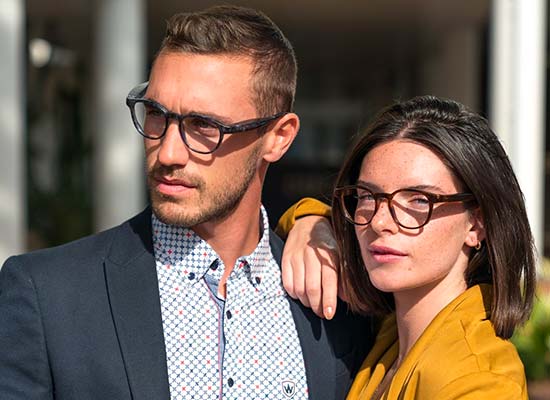 serenity-Ellcie-Healthy-lunettes-sante-pour-seniors-jeune-couple-portant-des-lunettes-serenity-ellcie-healthy