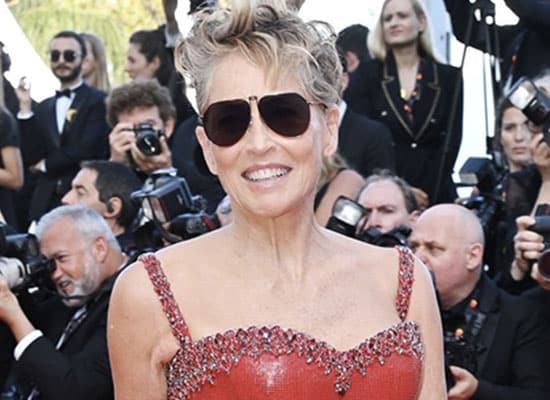 Festival de Cannes : lunettes noires sur tapis rouge Julia Roberts Lunettes Dolce Gabbana