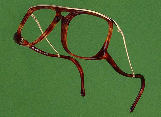 vintage-conseils-expertes-pour-chiner-des-lunettes-d’exception-seconde-vue-vintage-colani-annees-80