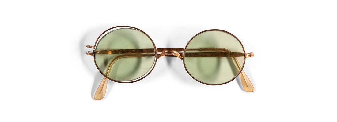 Glasses-that-once-belonged-to-John-Lennon-sold-at-Sotheby's-in-2022_copyright_Sothebys-1100x400