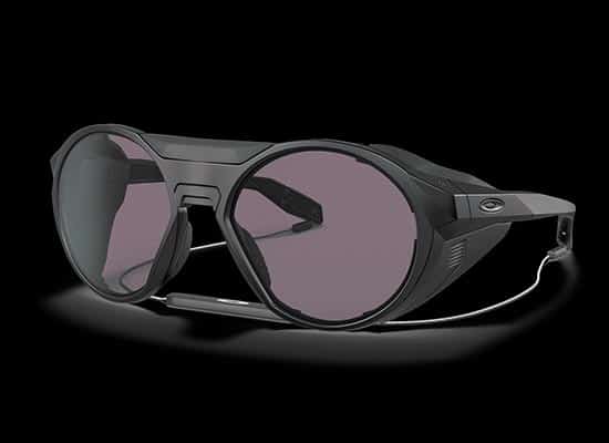what-are-the-autumn-winter-2023-24-eyewear-trends-oakley-glasses