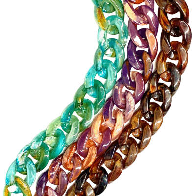 Plusieurs chaînes de lunettes en acrylique translucide aux teintes multicolores entrelacées ensemble.